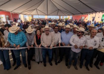 Anuncia Gobernador Rocha Moya que aumentará en 10 mdp más el presupuesto 2026 a la ganadería.-