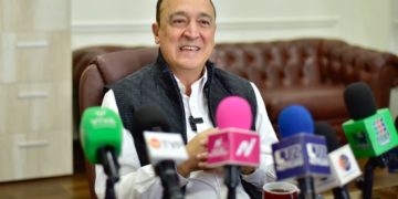 “Buscamos invertir 10 mdp en cuadrilla especial para atención de baches”: Antonio Menéndez.-