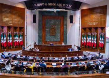 Se aprueba en Sinaloa la licencia permanente.-
