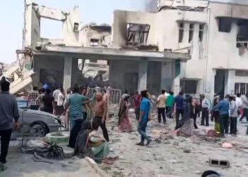 85 niñas muertas tras bombardeo israelí a escuela femenil en Irán