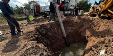 JAPAMA atiende y resuelve afectación de drenaje en subcolector sanitario de la colonia Rosendo G. Castro.-