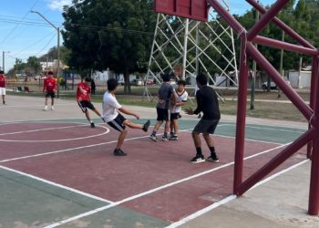 Las canchas deportivas han cambiado la vida de las familias por la convivencia en el bulevar Agricultores.-