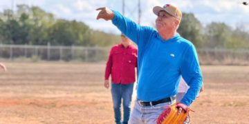 Inaugura Gildardo Leyva Ortega la Liga Infantil y Juvenil de Béisbol en El Fuerte