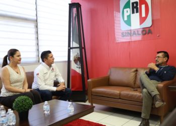 Prof. José Juan Ayala Gaxiola presidente del PRI capitulo El Fuerte se reúne con el líder estatal del partido