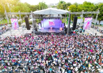 Más de 20 mil asistentes celebran el Día de la Niñez Sinaloense, en Palacio de Gobierno