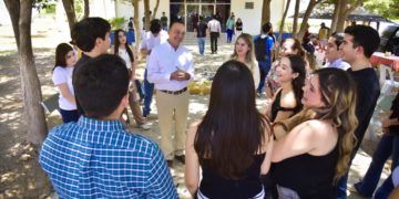 Impulsa Gobierno de Ahome talento y emprendimiento juvenil en Bazar del Día del Estudiante del Tecnológico de Los Mochis