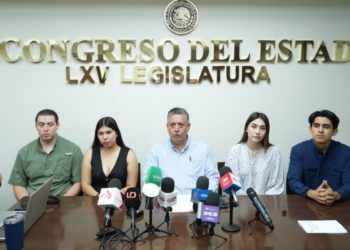 Estudiantes de Derecho de la UAS presentan iniciativa de reforma a la Ley de Movilidad Sustentable