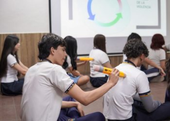 A través de Bienestar Universitario y los Servicios de Salud de Sinaloa, la UAS fortalece la prevención de la violencia en la Preparatoria Emiliano Zapata