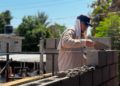 Gobierno de El Fuerte avanza en construcción de vivienda para adulta mayor afectada por incendio