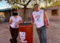 ¡Irónico! Síndico de San Blas entrega botes para la basura, pero el carro recolector brilla por su ausencia