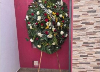 En su domicilio en Culiacán le dejan corona fúnebre a la diputada Paola Gárate