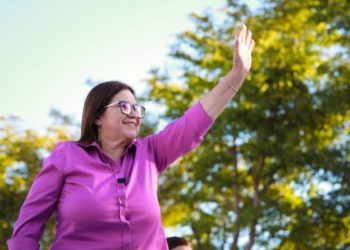 Destaca Imelda Castro importancia de informar a la gente de manera permanente
