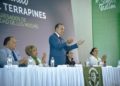 Alcalde Antonio Menéndez llama a egresados de la Universidad de Los Mochis a servir con responsabilidad