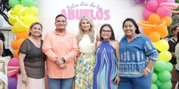 CELEBRA AYUNTAMIENTO DE AHOME A LOS ABUELITOS CON MÚSICA, BAILE Y CORONACIÓN DE LOS REYES DEL DÍA DEL ABUELO 2026