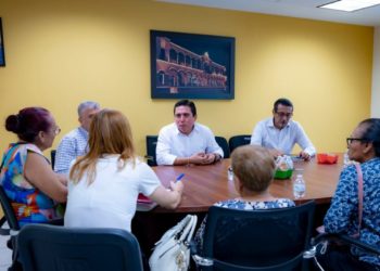 Mantiene la UAS puertas abiertas a la comunidad: escuchan peticiones de vecinos de Los Huizaches