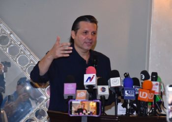Propone Mario Zamora pavimentar con concreto hidráulico la carretera en Sinaloa; plantea avanzar 100 kilómetros anuales