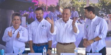Reconoce Antonio Menéndez a productores agrícolas de Ahome por ser de los mejores del país