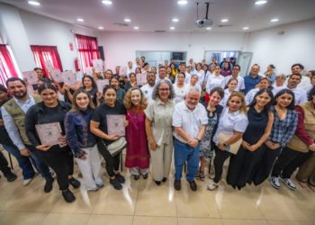 “La capacitación es también una opción de vida”, afirma Gobernadora Graciela Domínguez al clausurar curso de empoderamiento femenino