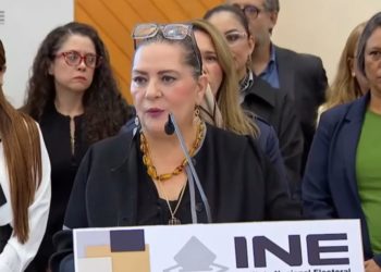 ¿A qué le teme Guadalupe Taddei? La presidenta del INE huye de la prensa en medio del escándalo de su chofer-proveedor