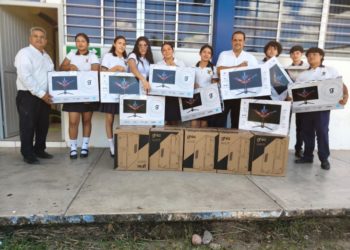 Recibe la Unidad Regional Norte equipos de cómputo que beneficiarán a más de 10 mil estudiantes de la UAS