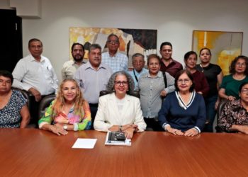 Gobernadora Graciela Domínguez Nava se reunió con la Asociación de Jubilados de la UAS